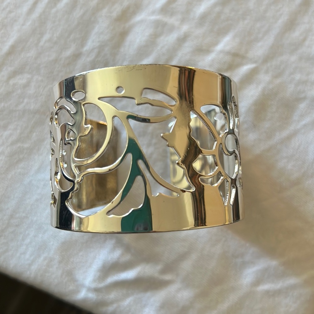 Bendable adjustable flowered silver bangle bracelet